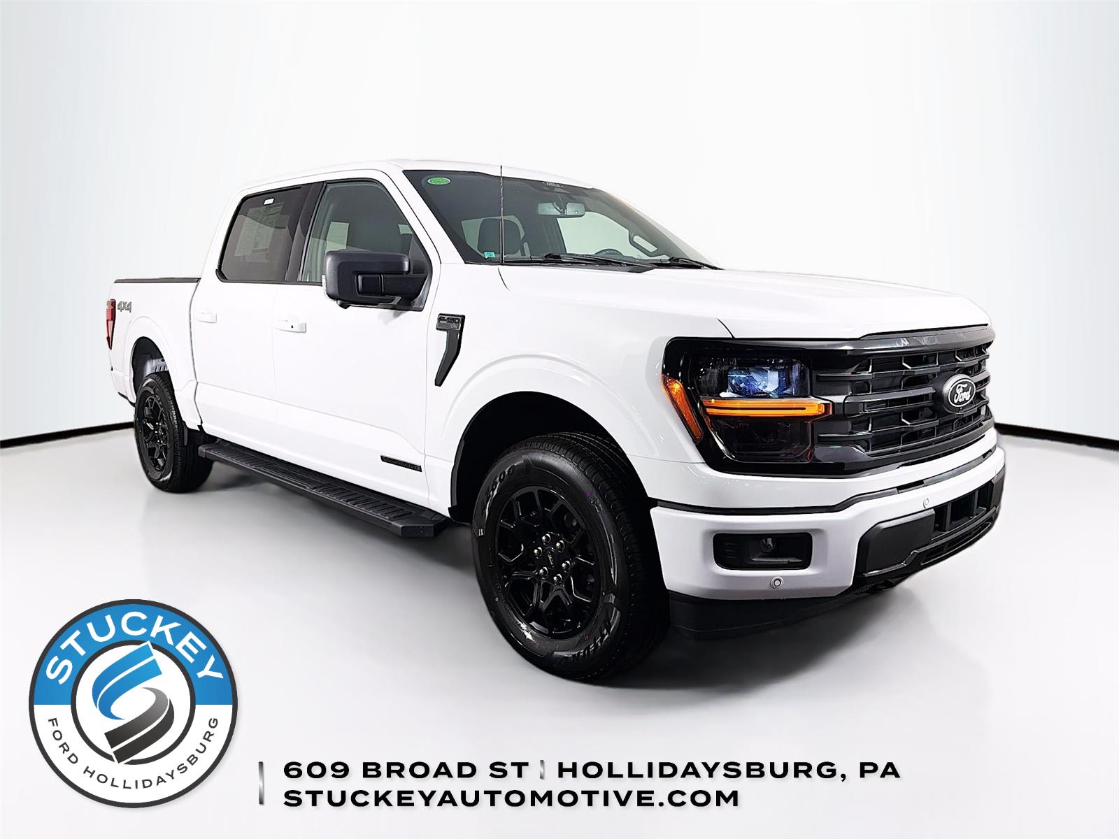 Oxford White 2024 Ford F-150 XLT SuperCrew 4WD Pickup Truck Four-Wheel Drive Automatic