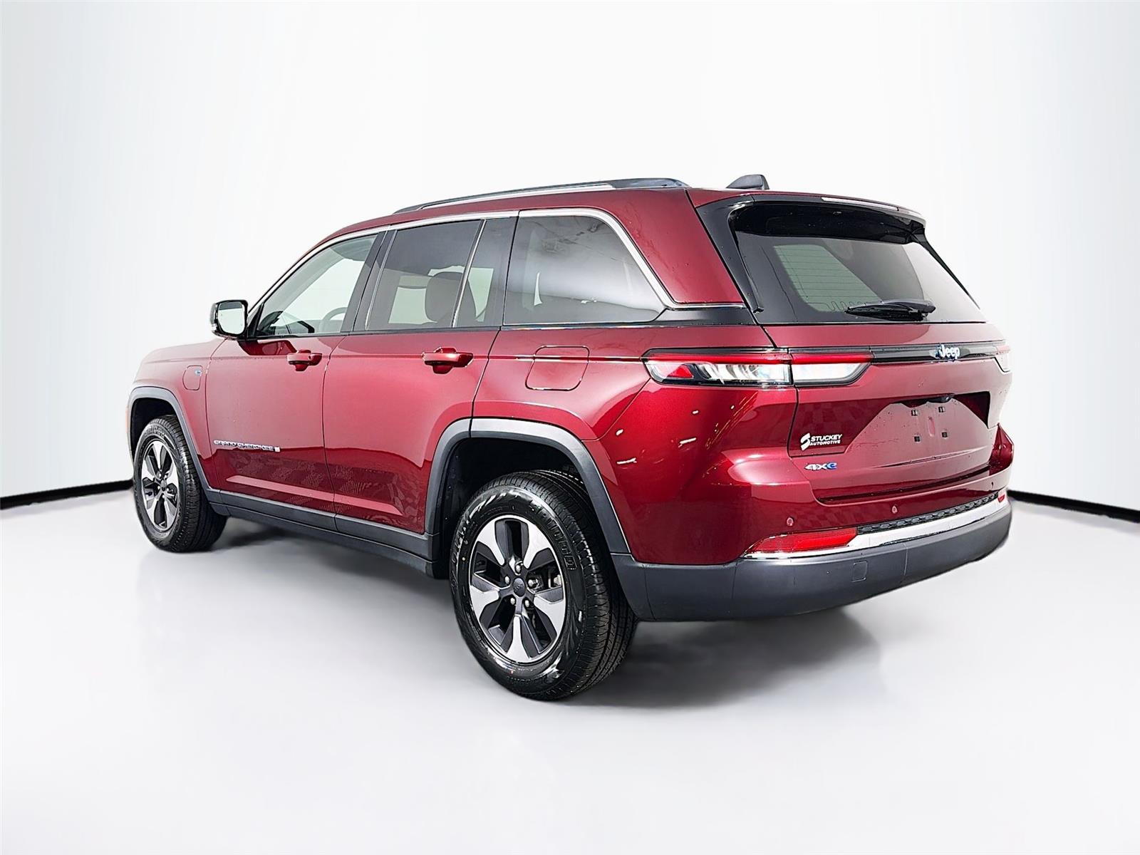 View vehicle photo 5