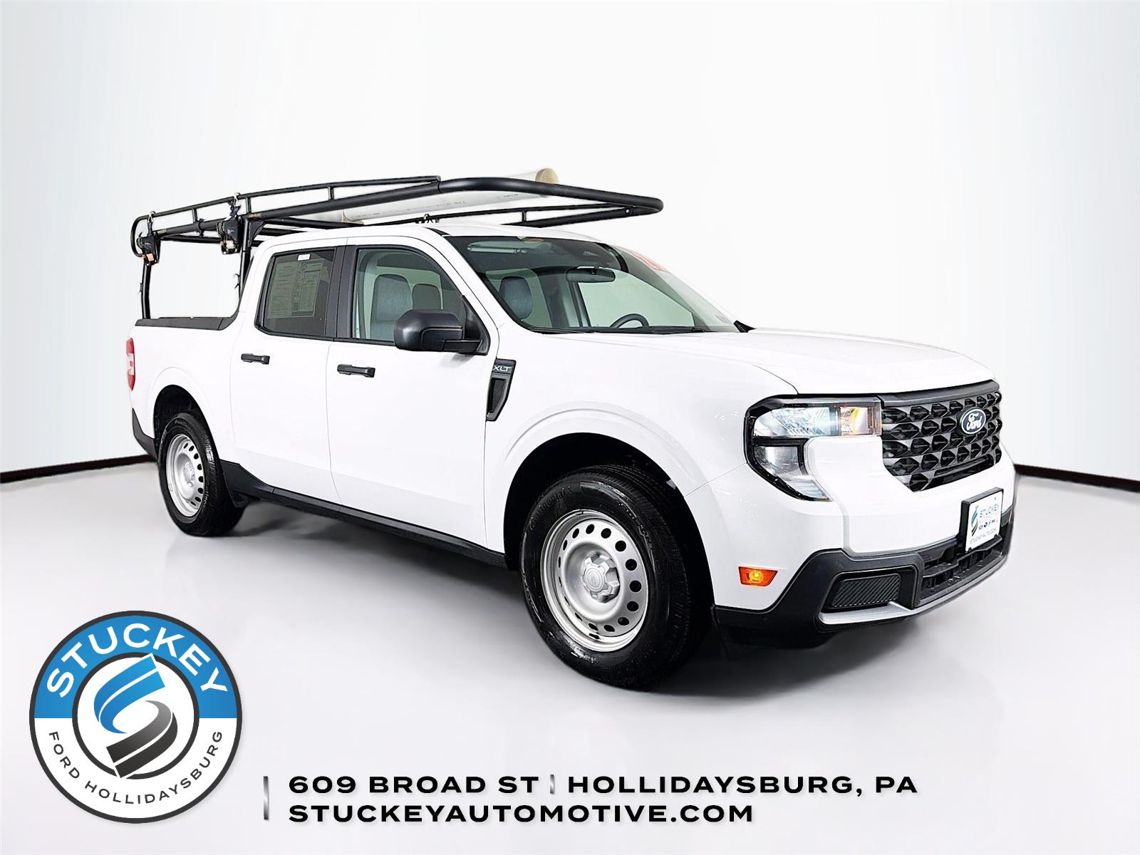 Oxford White 2025 Ford Maverick XLT SuperCrew AWD Pickup Truck All-Wheel Drive 8-Speed Automatic