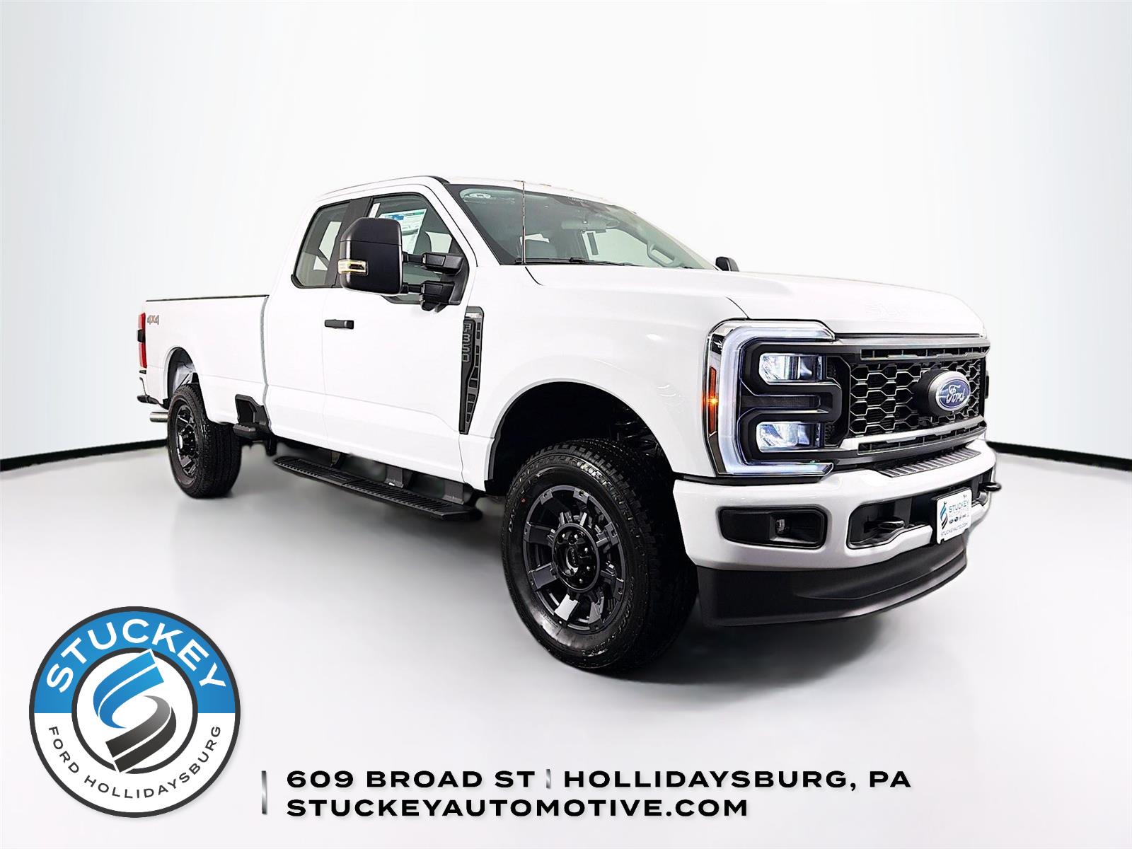 Oxford White 2026 Ford F-350 Super Duty XL SuperCab 4WD Pickup Truck Four-Wheel Drive Automatic