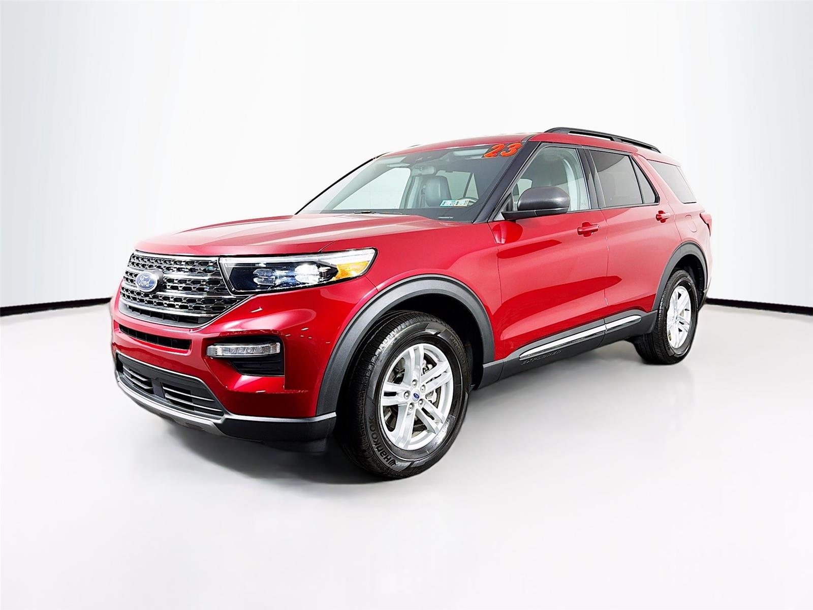 View vehicle photo 3