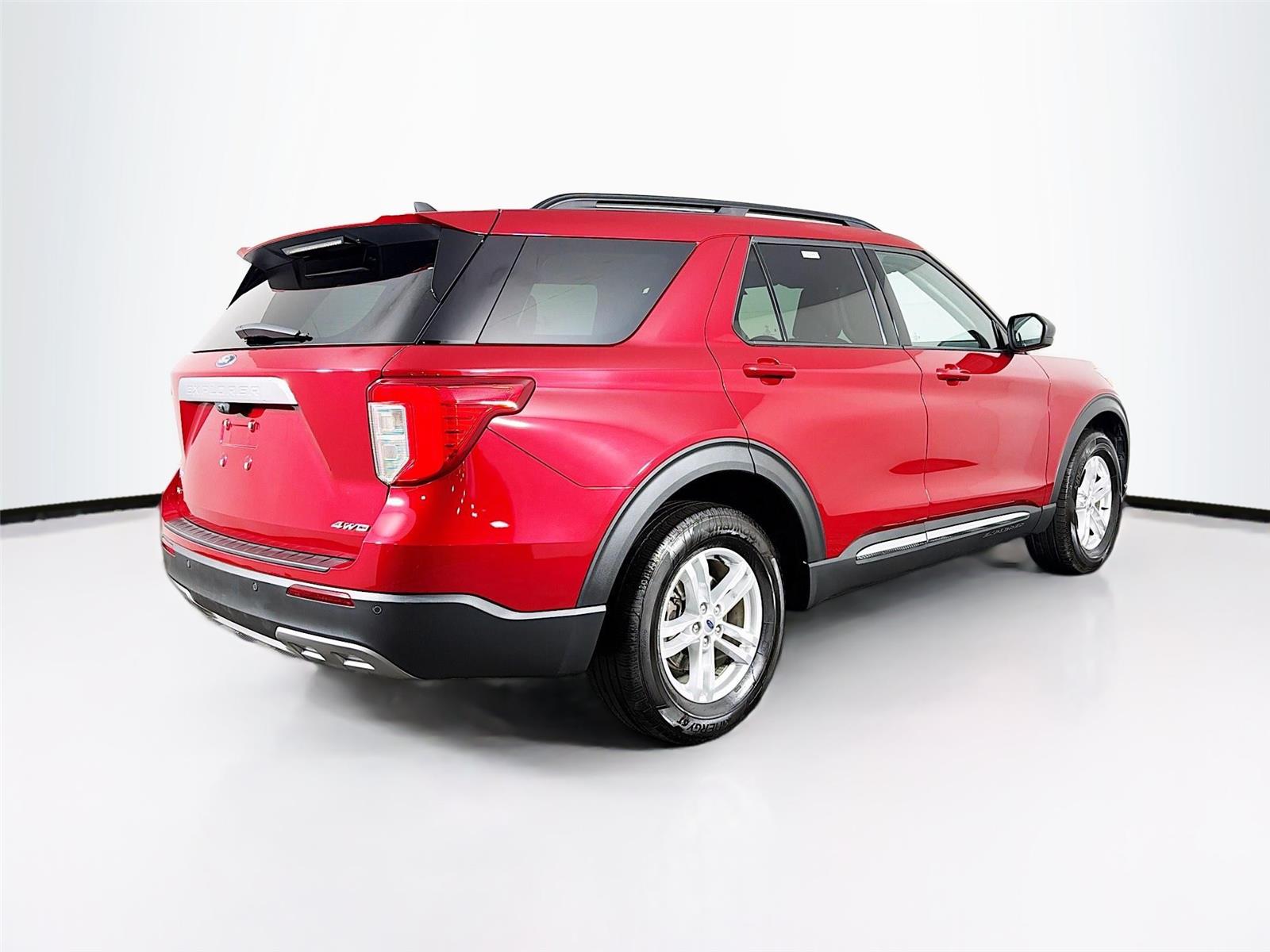 View vehicle photo 7