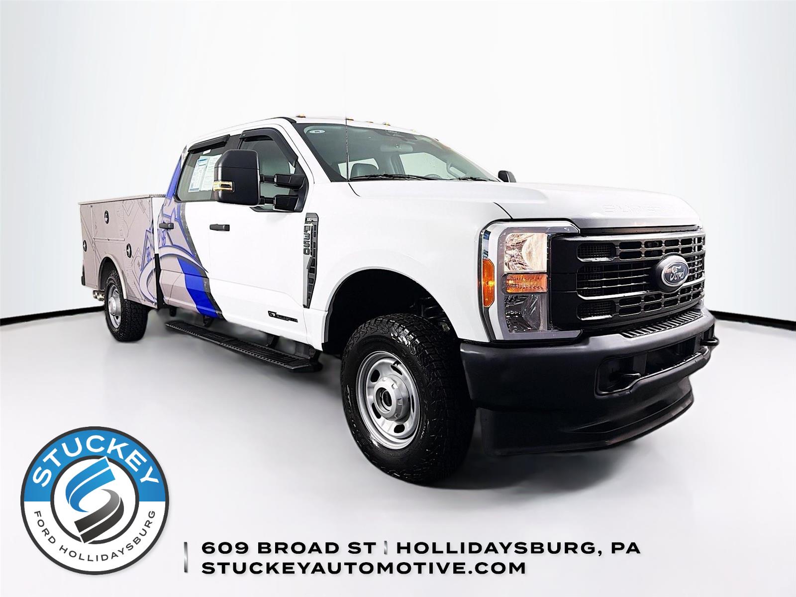 Oxford White 2024 Ford F-350 Super Duty XL Crew Cab 4WD Pickup Truck Four-Wheel Drive Automatic