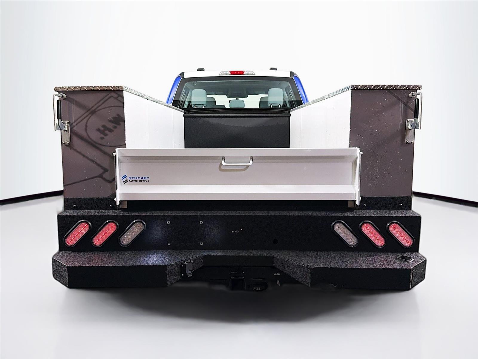 View vehicle photo 6