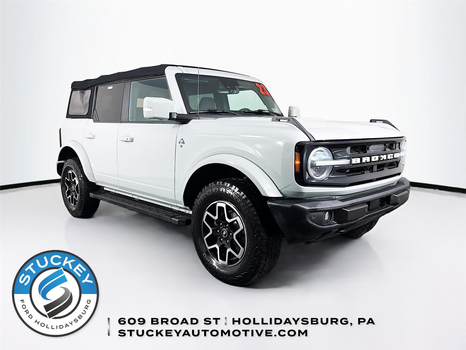 Cactus Gray 2023 Ford Bronco Outer Banks 4-Door 4WD SUV / Crossover Four-Wheel Drive Automatic