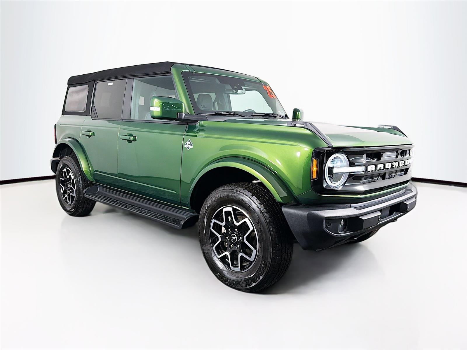 2025 Ford Bronco Outer Banks 4-Door 4WD