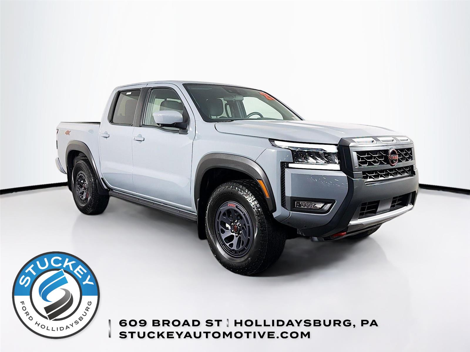 Boulder Gray Pearl 2025 Nissan Frontier PRO-4X Crew Cab 4WD Pickup Truck Four-Wheel Drive Automatic