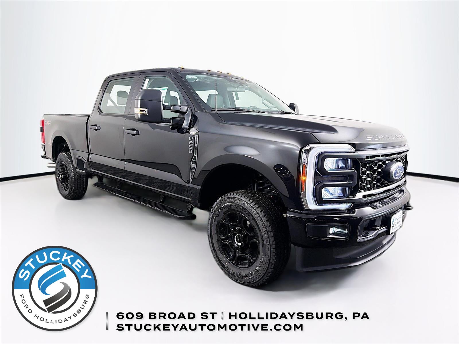 Agate Black 2026 Ford F-250 Super Duty XL Crew Cab 4WD Pickup Truck Four-Wheel Drive Automatic