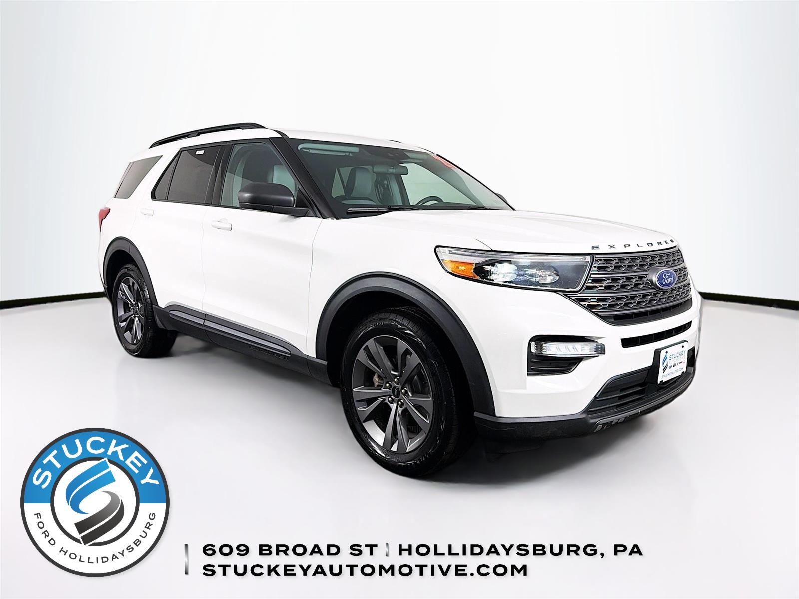 Star White Metallic Tri-Coat 2021 Ford Explorer XLT AWD SUV / Crossover All-Wheel Drive Automatic