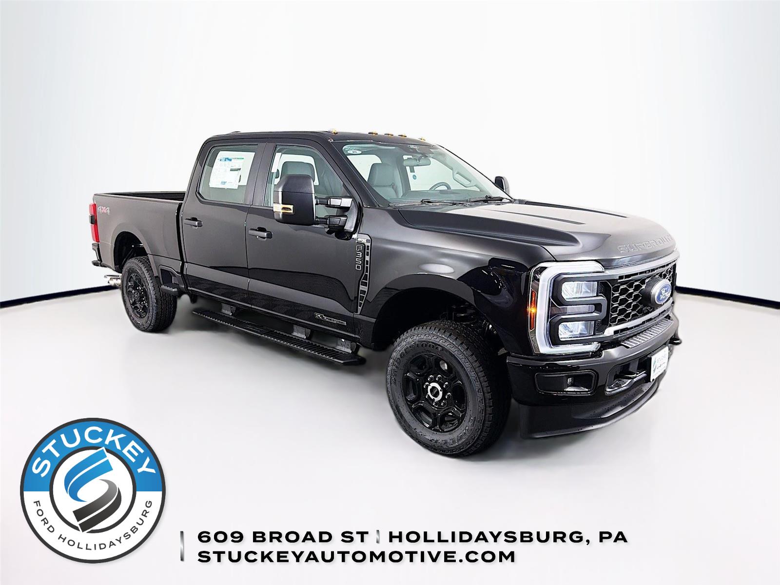 Agate Black 2026 Ford F-350 Super Duty Pickup Truck Four-Wheel Drive Automatic