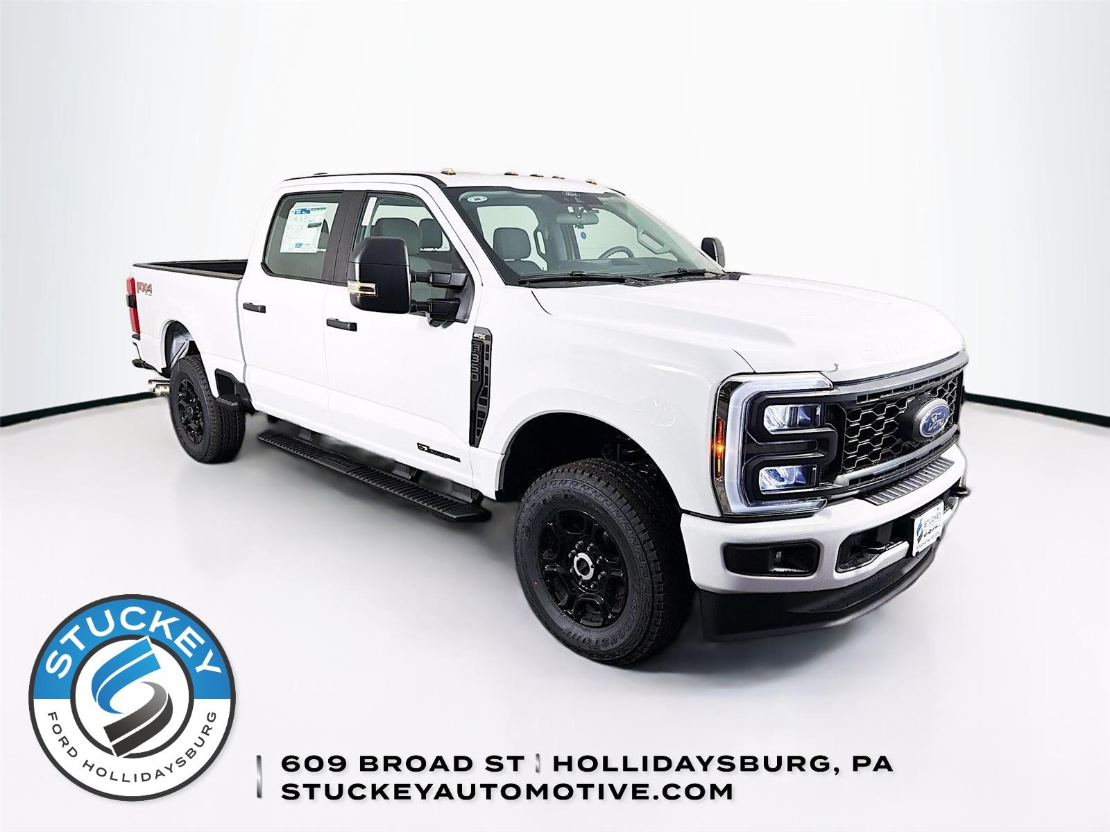 Oxford White 2026 Ford F-350 Super Duty Pickup Truck Four-Wheel Drive Automatic