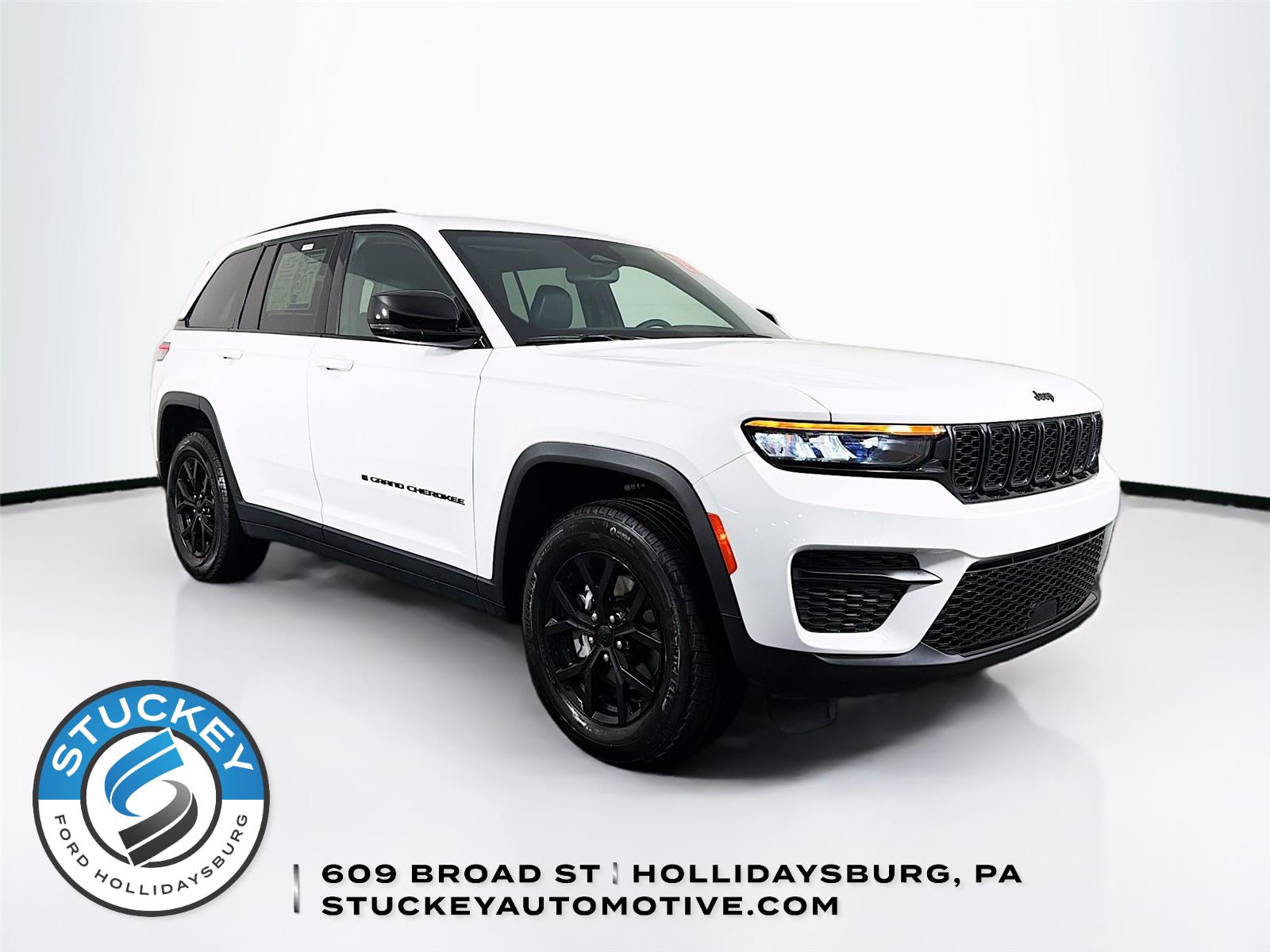 Bright White Clearcoat 2025 Jeep Grand Cherokee Altitude 4WD SUV / Crossover Four-Wheel Drive 8-Speed Automatic