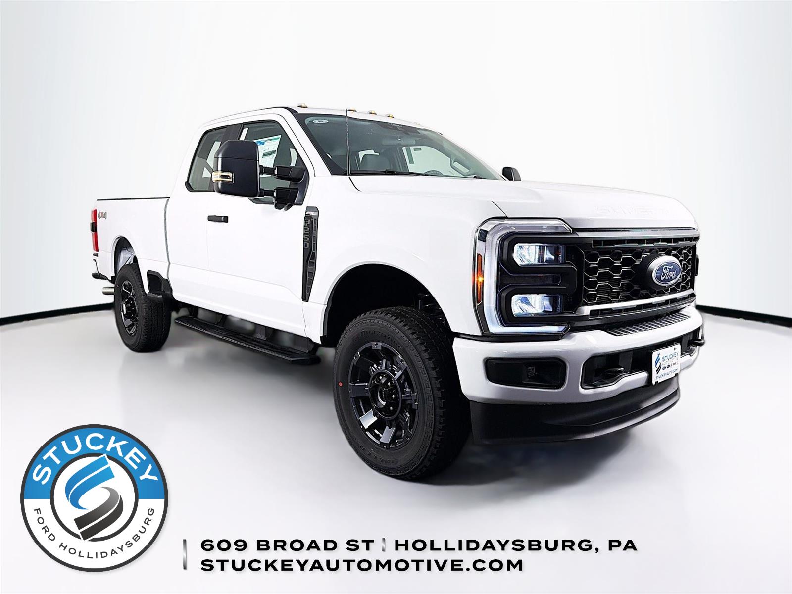 Oxford White 2026 Ford F-250 Super Duty XL SuperCab 4WD Pickup Truck Four-Wheel Drive Automatic