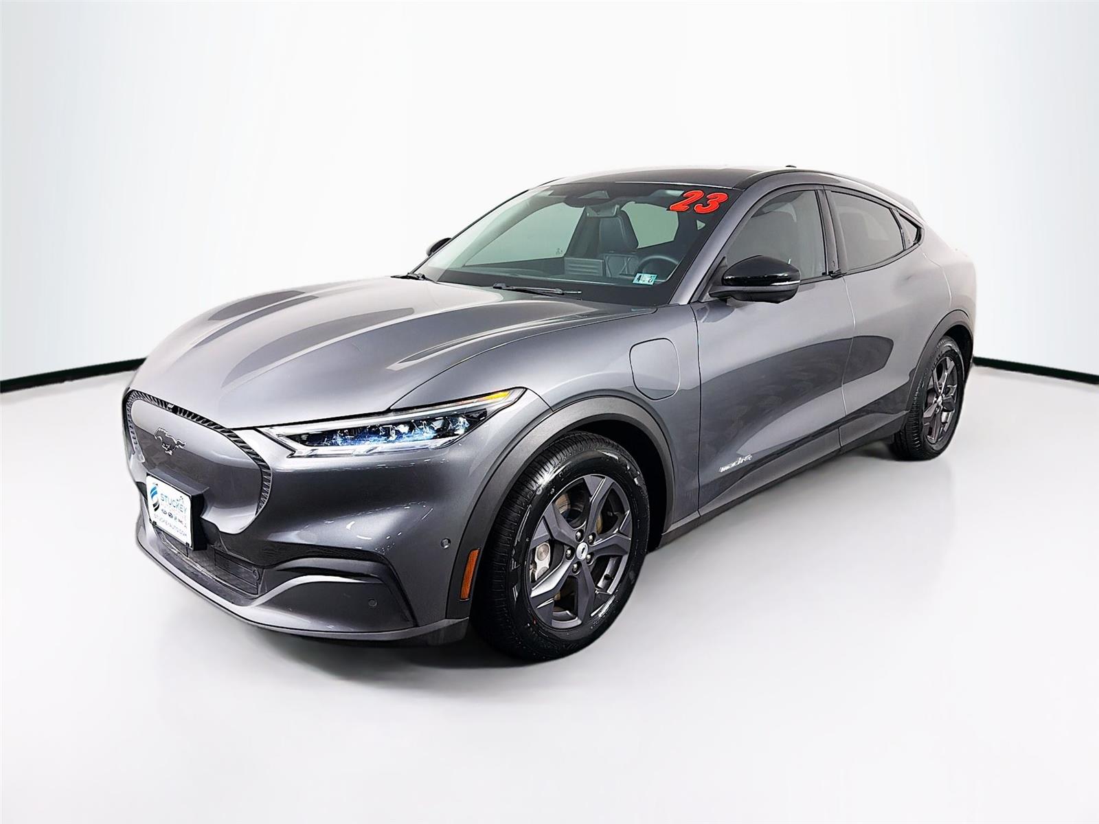 View vehicle photo 3