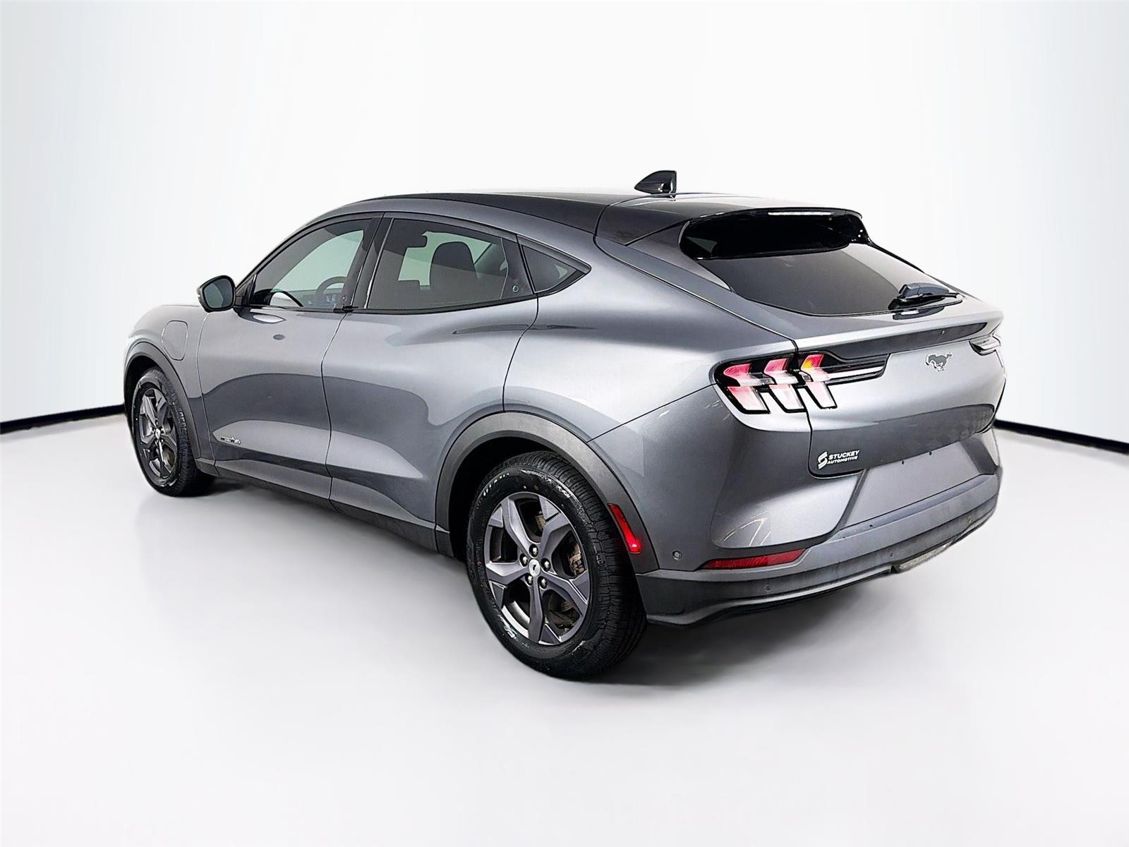 View vehicle photo 5