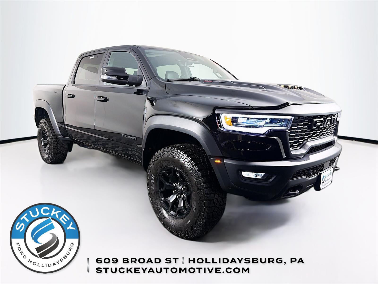 Diamond Black Crystal Pearlcoat 2026 RAM 1500 RHO Crew Cab AWD Pickup Truck All-Wheel Drive 8-Speed Automatic