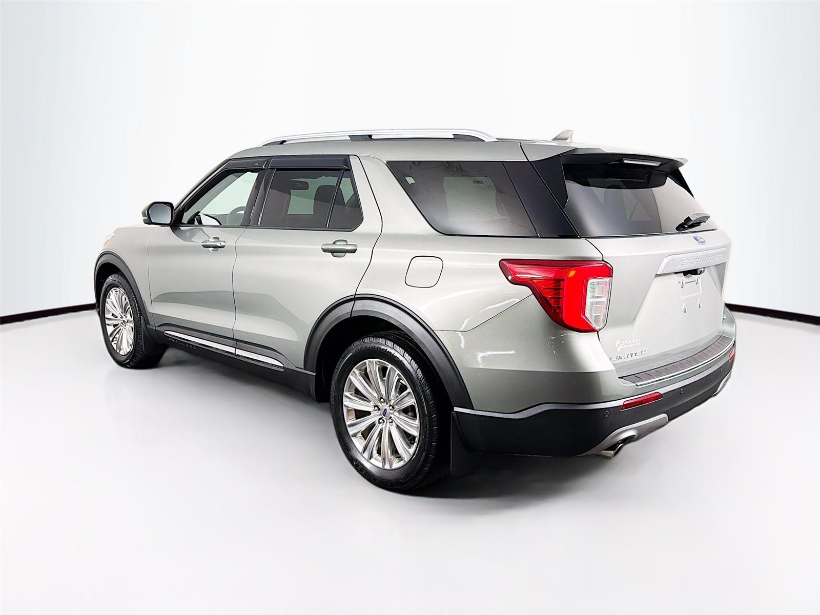 View vehicle photo 5