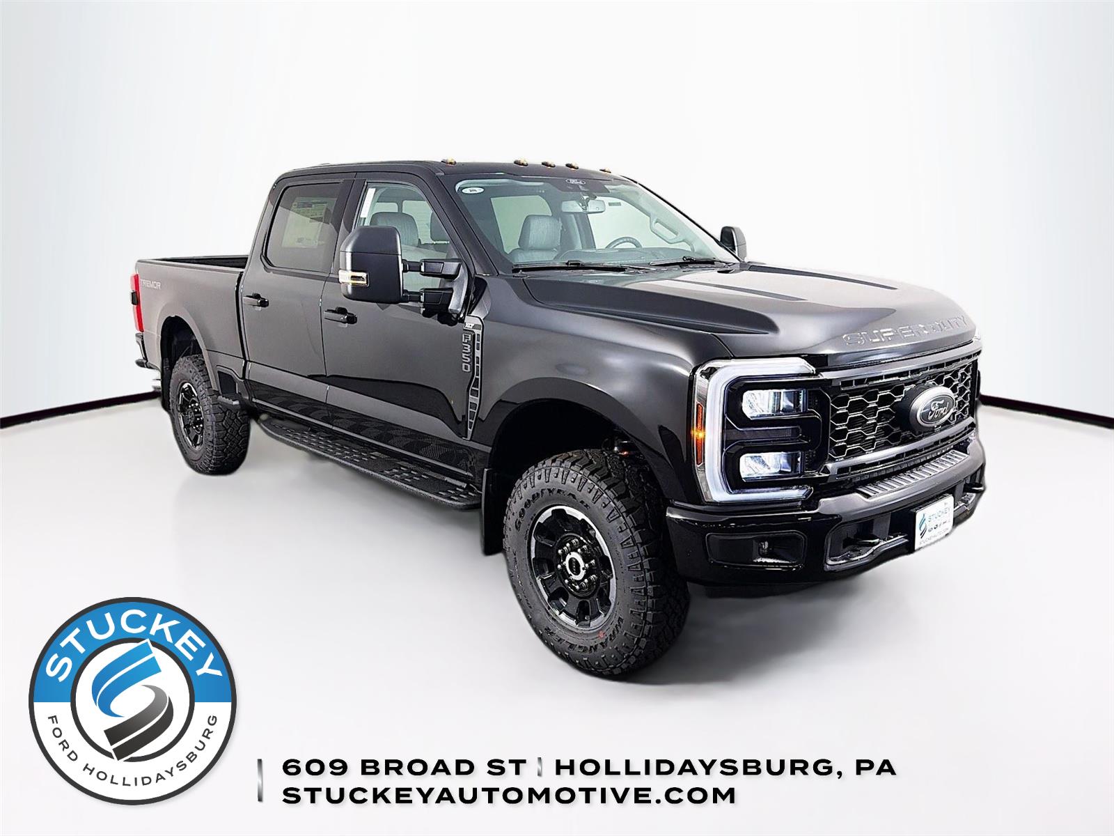 Agate Black Metallic 2026 Ford F-350 Super Duty XLT Crew Cab 4WD Pickup Truck Four-Wheel Drive Automatic