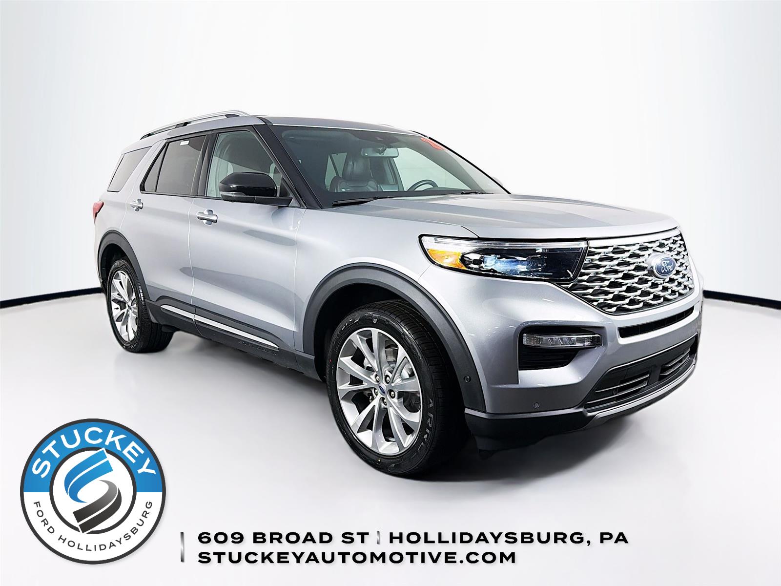 Iconic Silver 2021 Ford Explorer Platinum AWD SUV / Crossover All-Wheel Drive Automatic