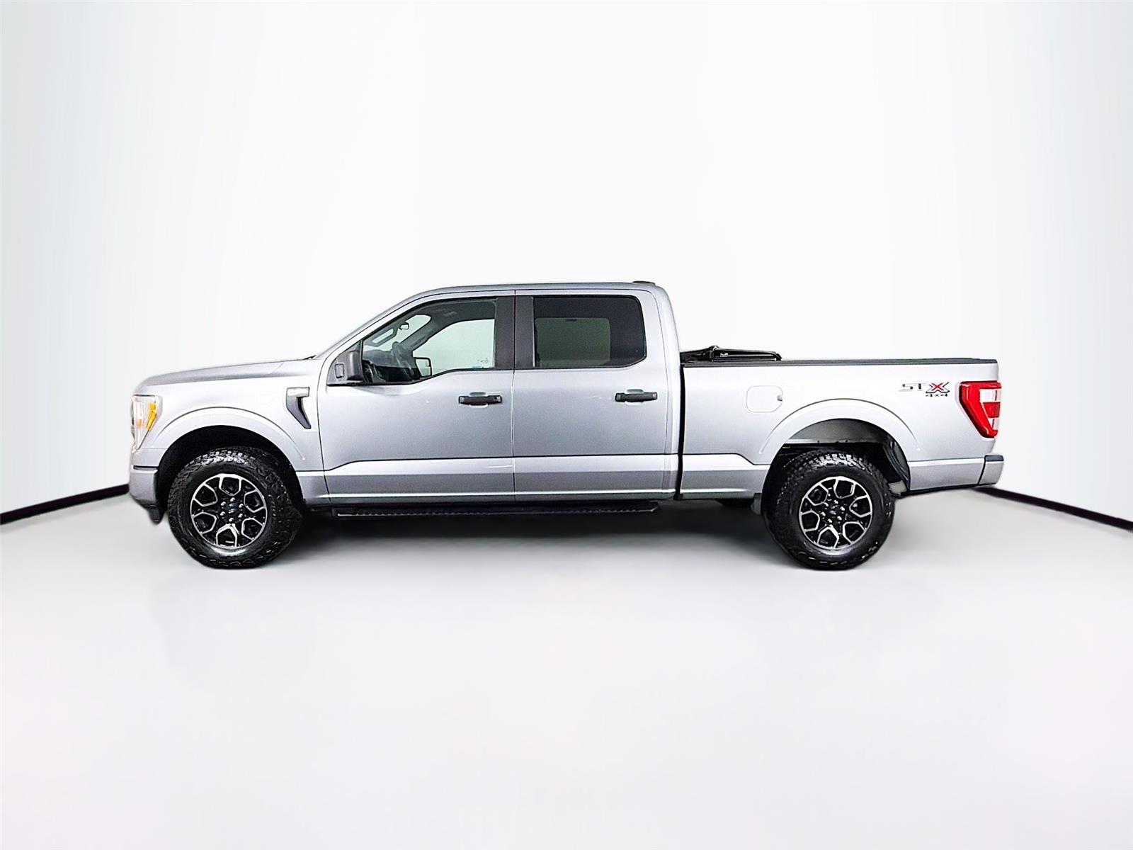 View vehicle photo 4