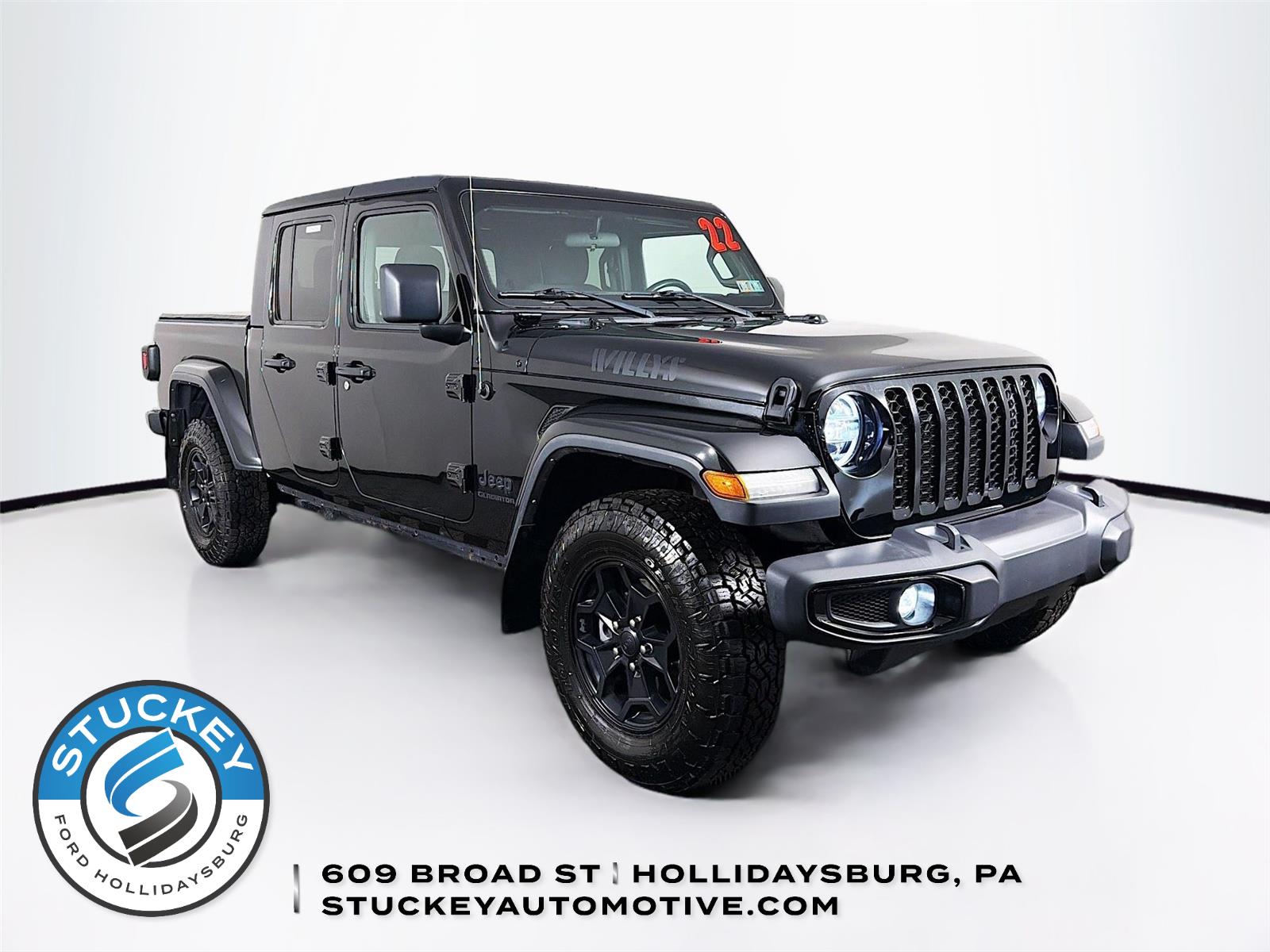 Black Clearcoat 2022 Jeep Gladiator Willys Crew Cab 4WD Pickup Truck Four-Wheel Drive 8-Speed Automatic