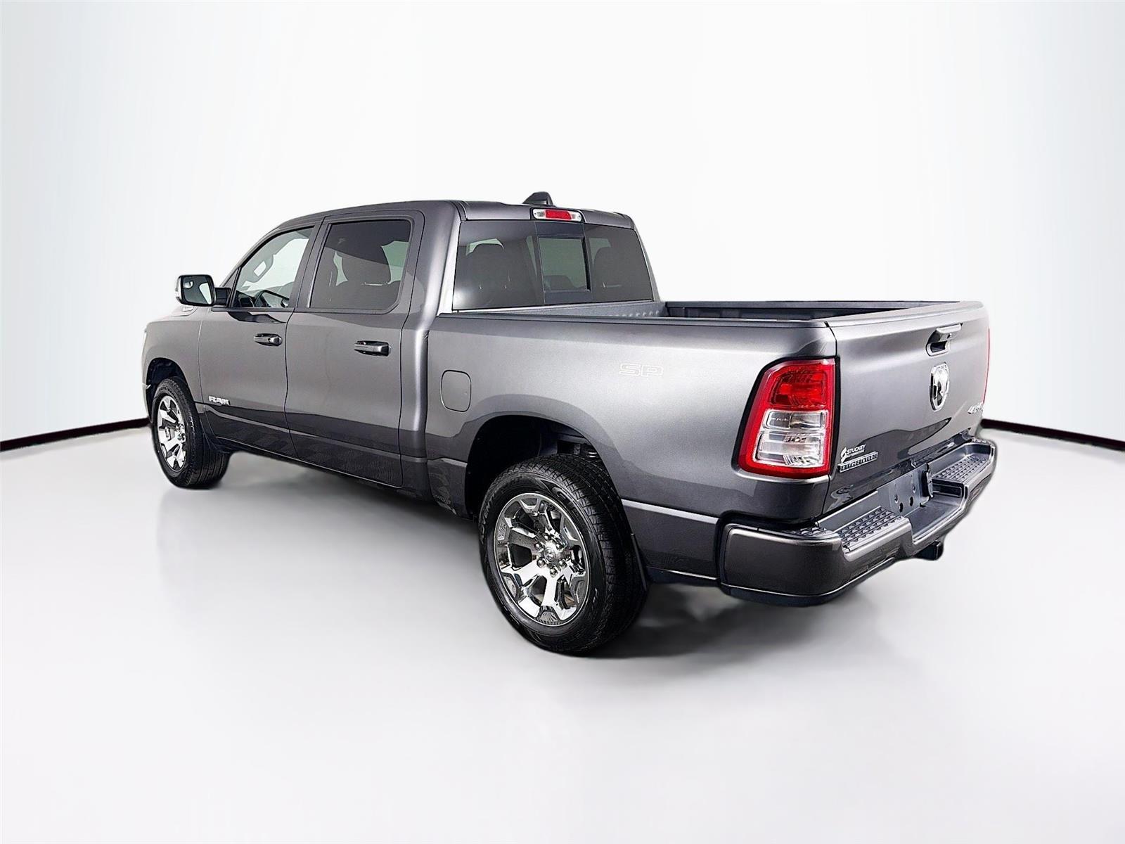 View vehicle photo 5