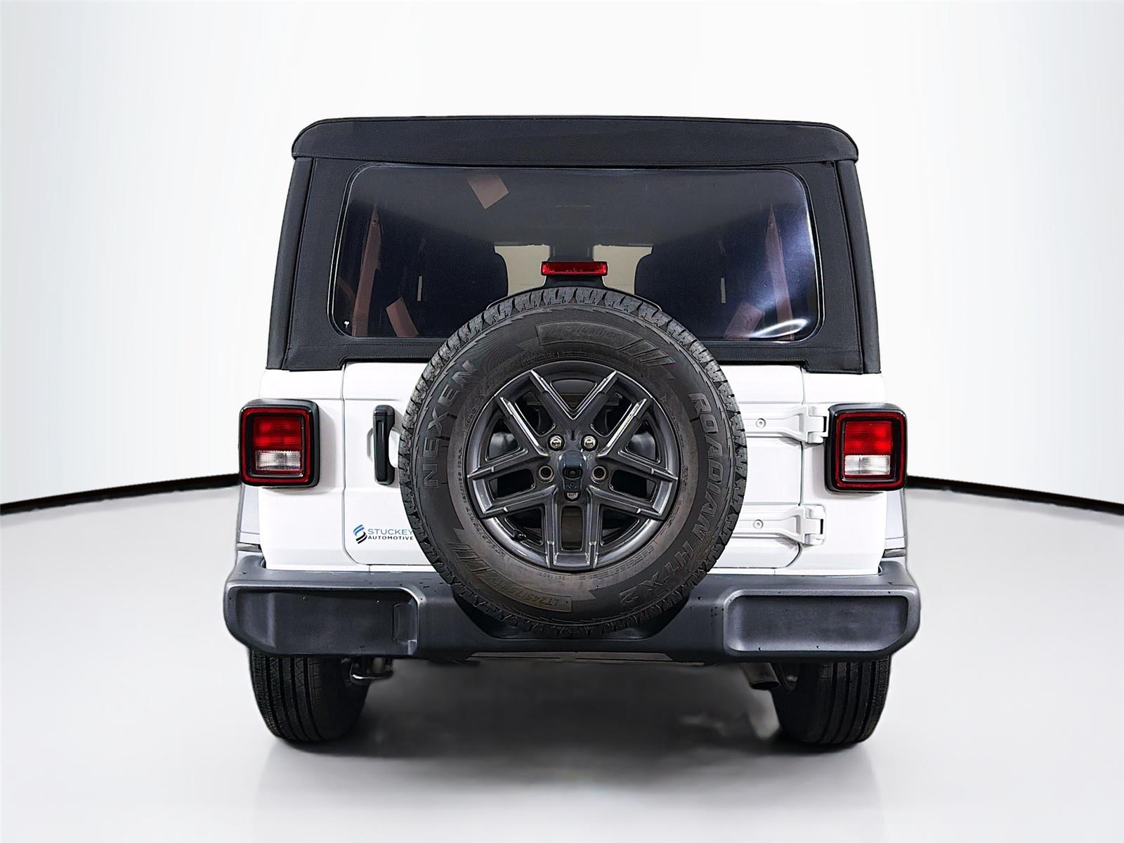 View vehicle photo 6