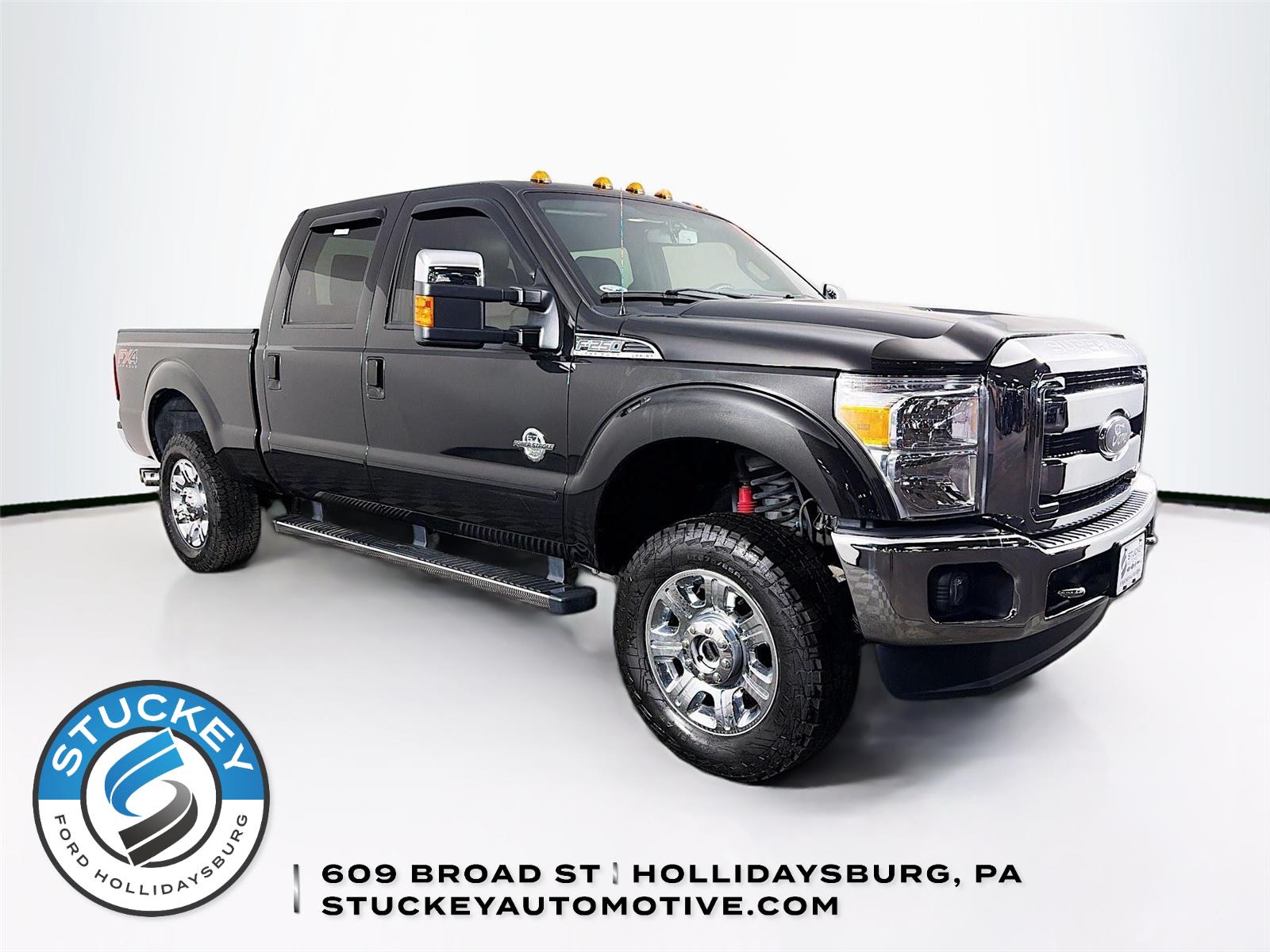 Tuxedo Black Metallic 2014 Ford F-250 Super Duty Lariat Crew Cab 4WD Pickup Truck Four-Wheel Drive 6-Speed Automatic