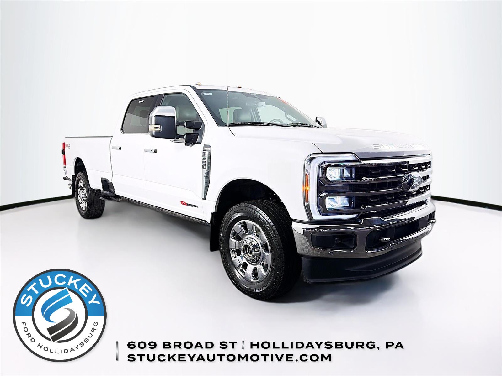Oxford White 2024 Ford F-350 Super Duty King Ranch Crew Cab 4WD Pickup Truck Four-Wheel Drive Automatic