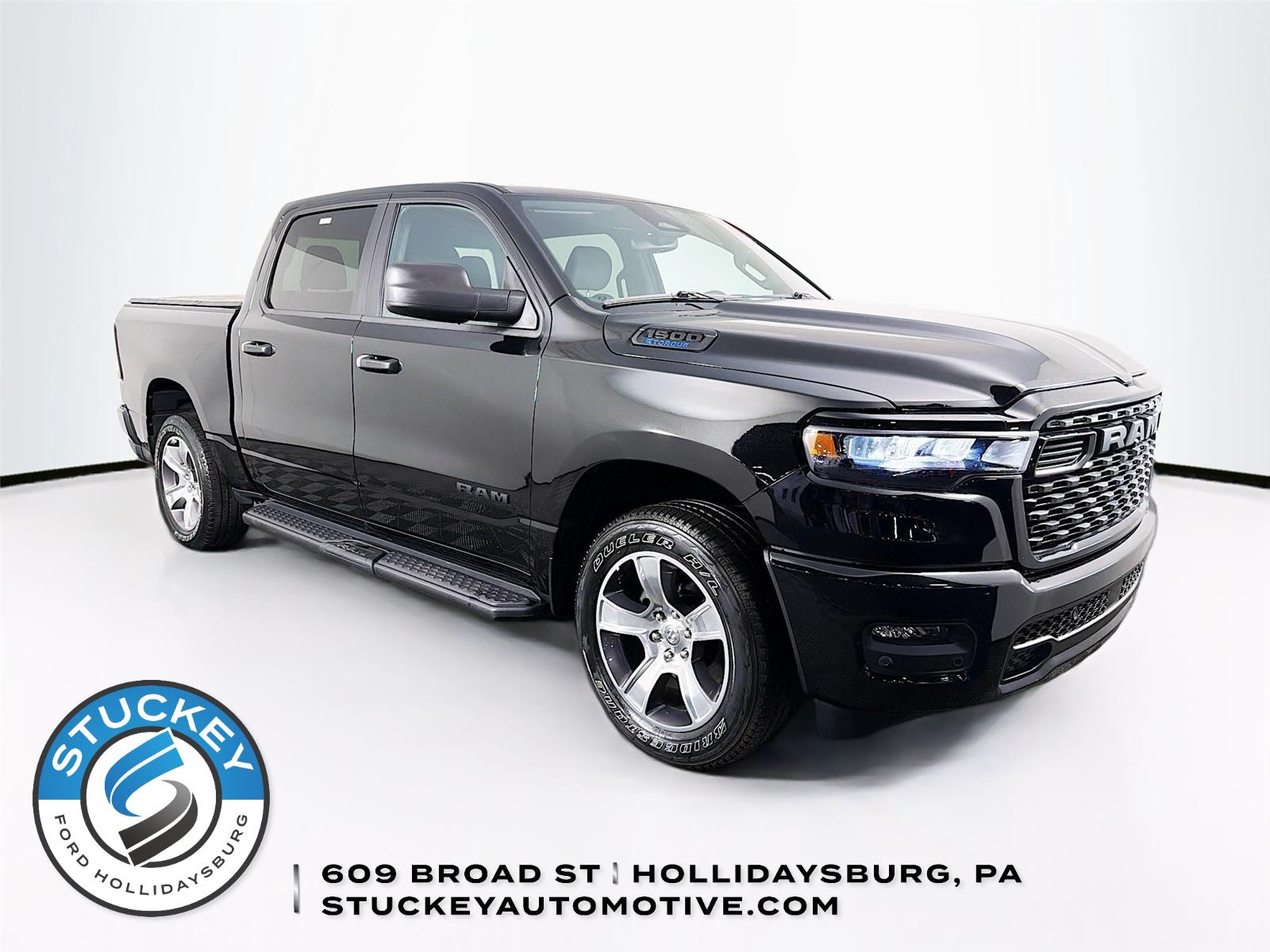 Diamond Black Crystal Pearlcoat 2025 RAM 1500 Tradesman Crew Cab 4WD Pickup Truck Four-Wheel Drive 8-Speed Automatic