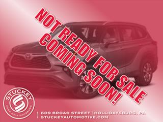 Magnetic Gray Metallic 2022 Toyota Highlander XLE AWD SUV / Crossover All-Wheel Drive 8-Speed Automatic