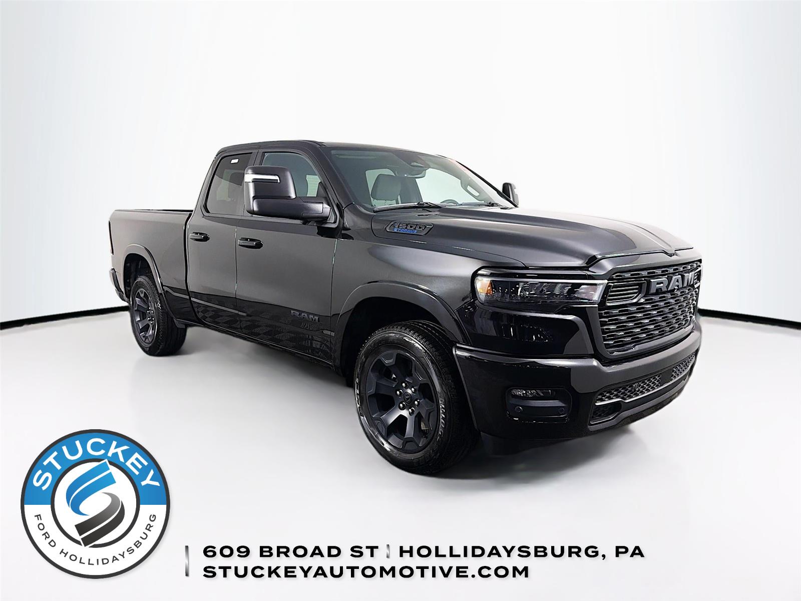 Diamond Black Crystal Pearlcoat 2025 RAM 1500 Big Horn Quad Cab 4WD Pickup Truck Four-Wheel Drive 8-Speed Automatic