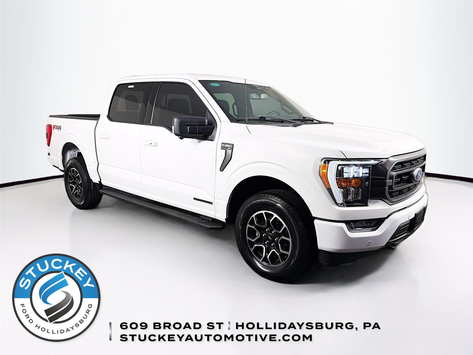 Oxford White 2023 Ford F-150 XLT SuperCrew 4WD Pickup Truck Four-Wheel Drive Automatic