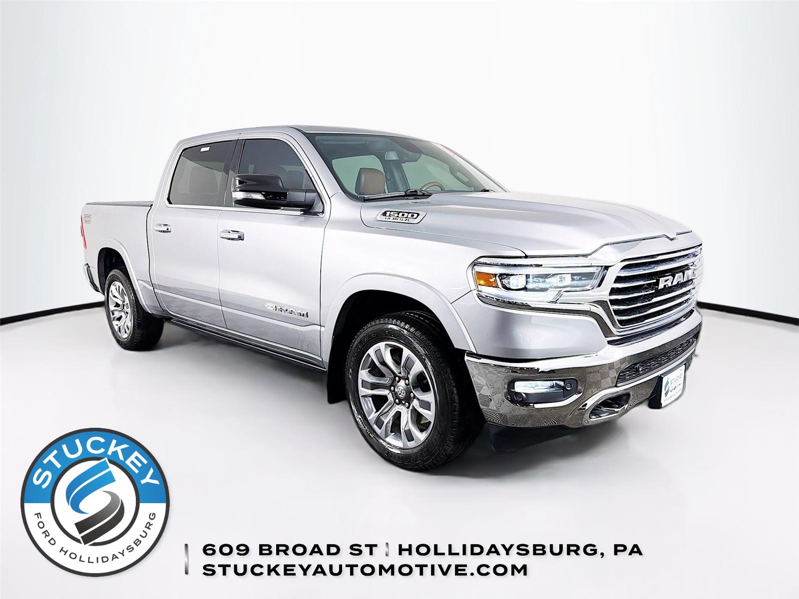 Billet Silver Metallic Clearcoat 2019 RAM 1500 Laramie Longhorn Crew Cab 4WD Pickup Truck Four-Wheel Drive 8-Speed Automatic
