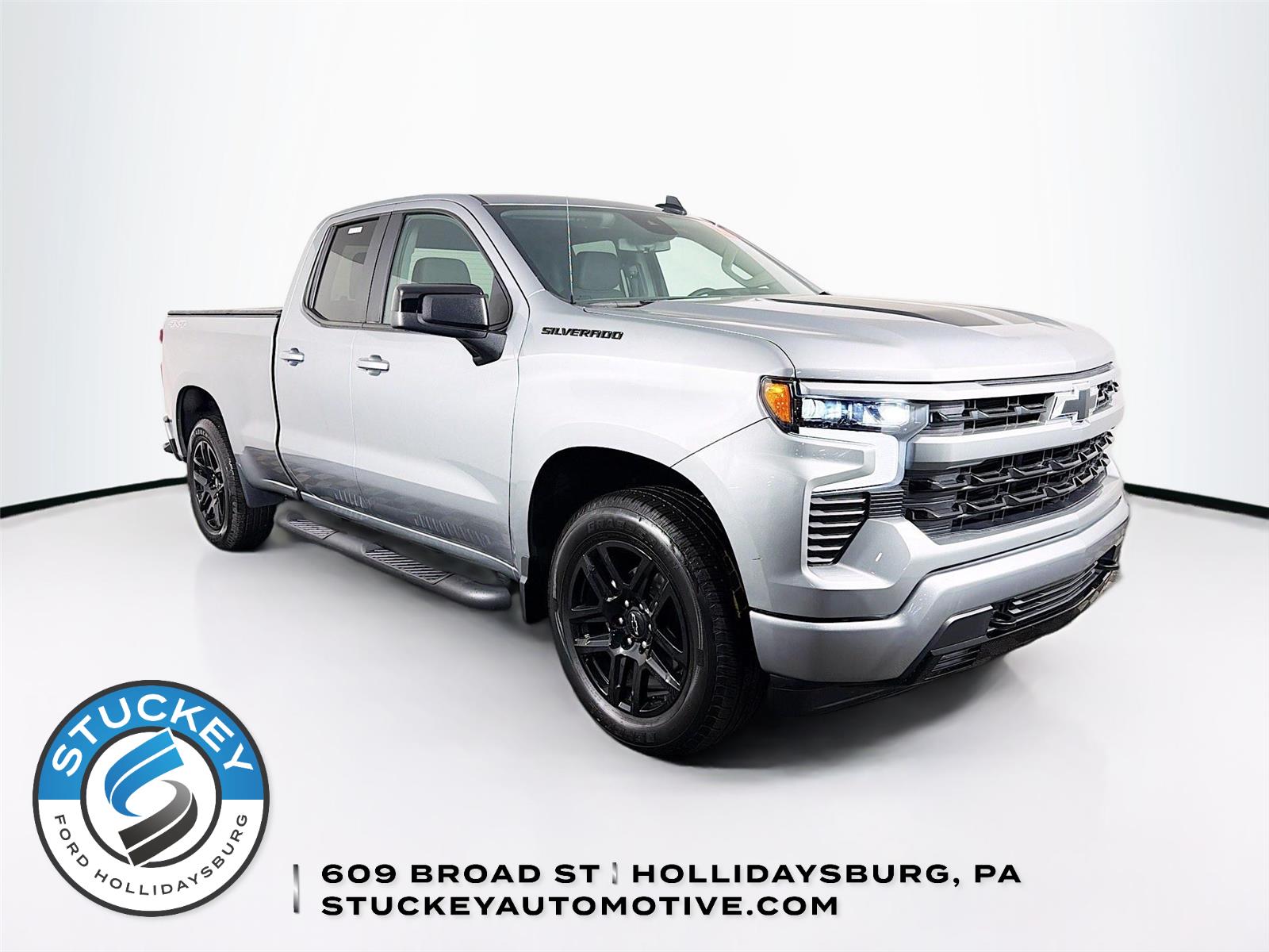 Sterling Gray Metallic 2023 Chevrolet Silverado 1500 RST Double Cab 4WD Pickup Truck Four-Wheel Drive Automatic