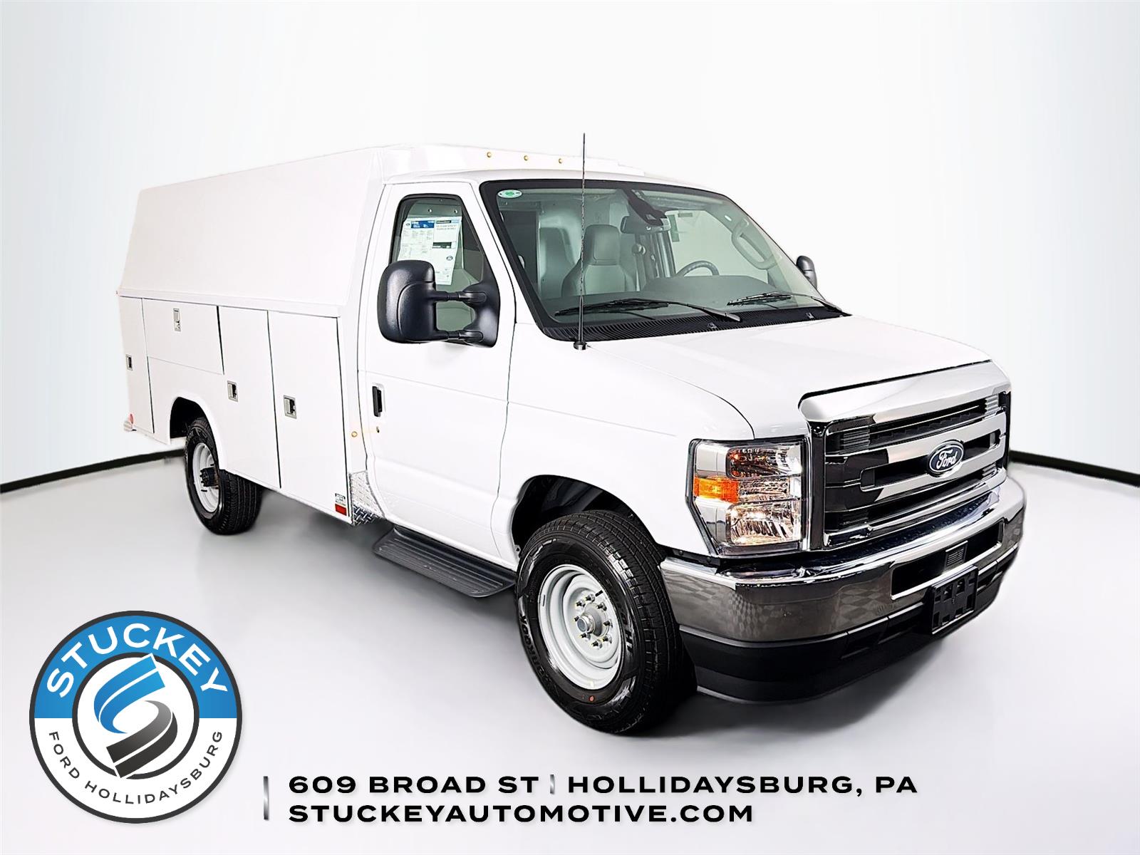 Oxford White 2027 Ford E-Series Chassis Pickup Truck Rear-Wheel Drive 6-Speed Automatic