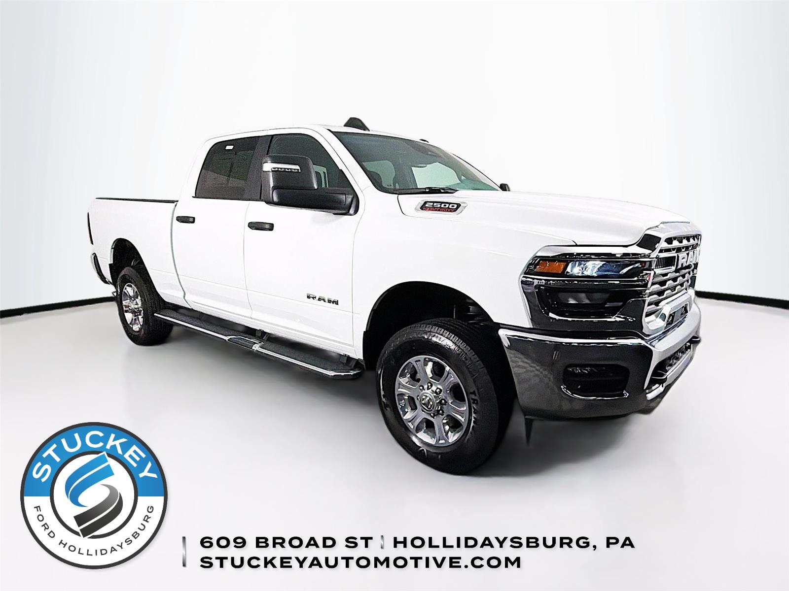 Bright White Clearcoat 2026 RAM 2500 Pickup Truck Four-Wheel Drive 8-Speed Automatic