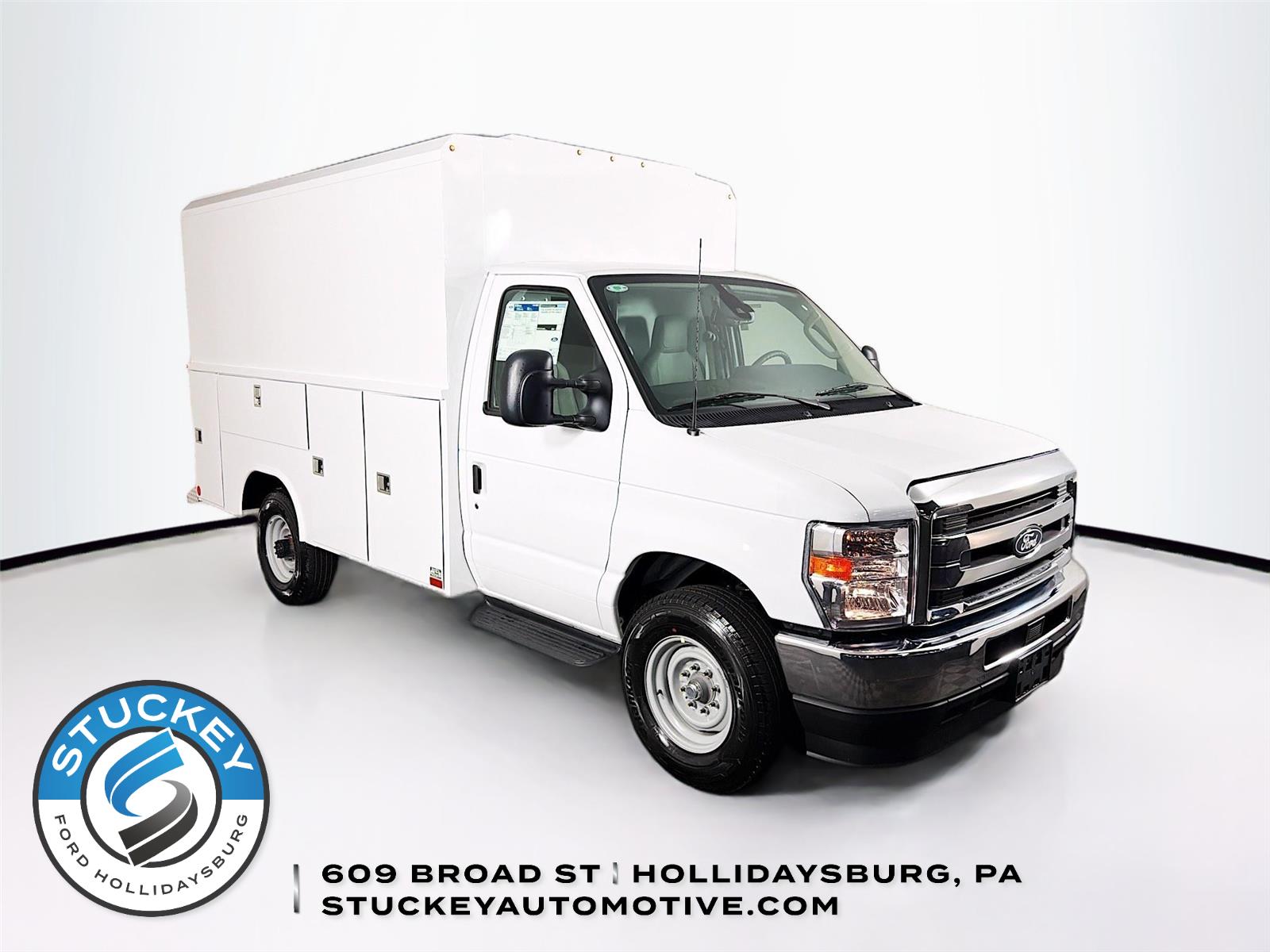 Oxford White 2027 Ford E-Series Chassis Pickup Truck Rear-Wheel Drive 6-Speed Automatic