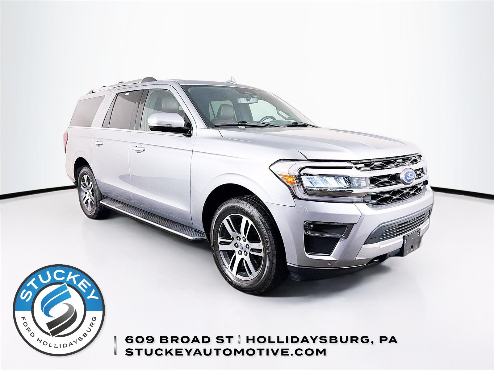 Iconic Silver 2022 Ford Expedition SUV / Crossover Four-Wheel Drive Automatic
