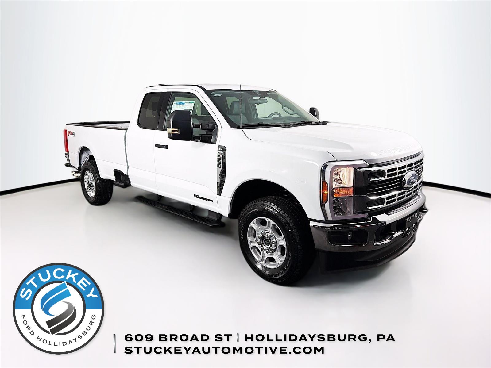 Oxford White 2026 Ford F-250 Super Duty Pickup Truck Four-Wheel Drive Automatic