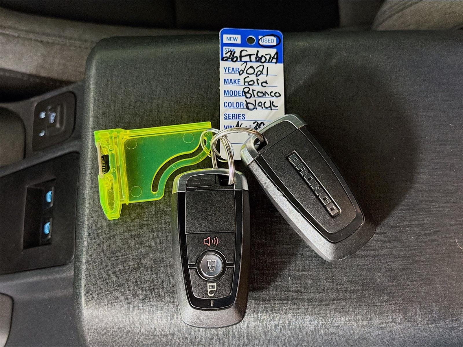 View vehicle photo 4