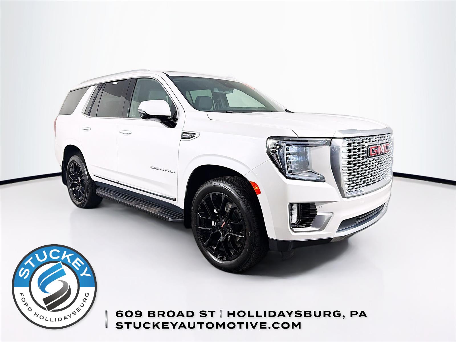 White Frost Tricoat 2024 GMC Yukon SUV / Crossover Four-Wheel Drive Automatic