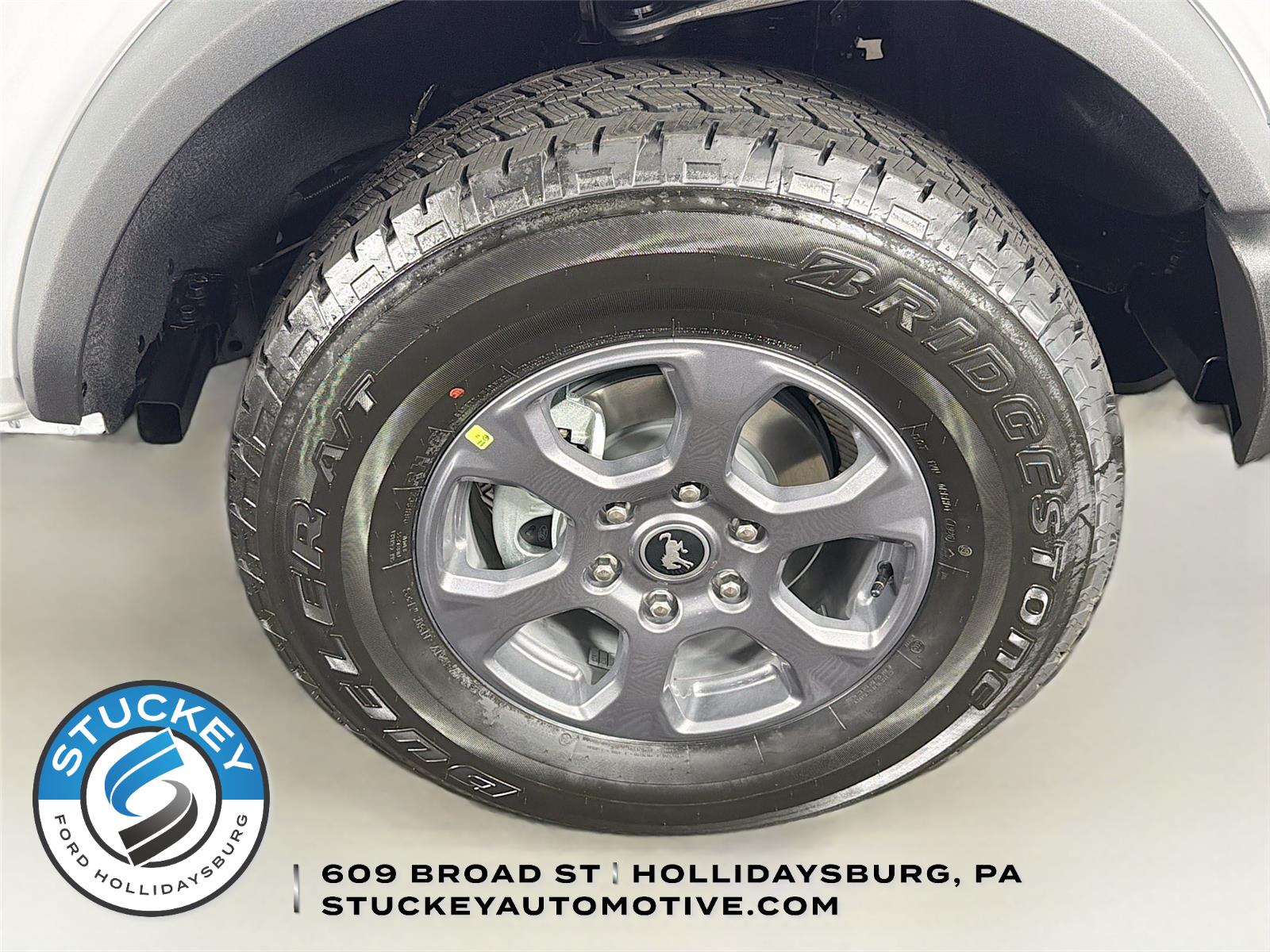 Oxford White 2026 Ford Bronco SUV / Crossover Four-Wheel Drive Automatic