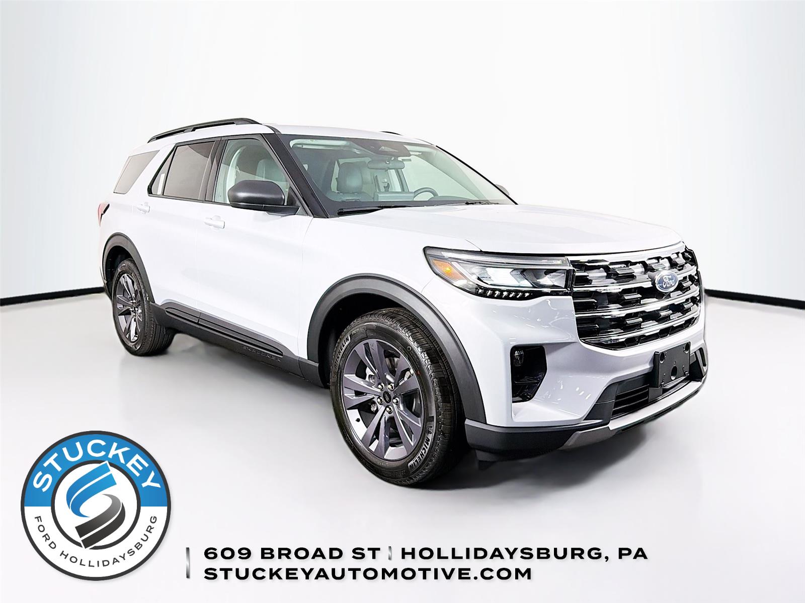 Space White 2026 Ford Explorer SUV / Crossover All-Wheel Drive Automatic
