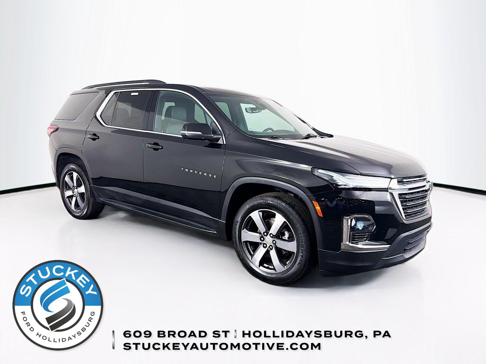 Mosaic Black Metallic 2023 Chevrolet Traverse SUV / Crossover Front-Wheel Drive 9-Speed Automatic