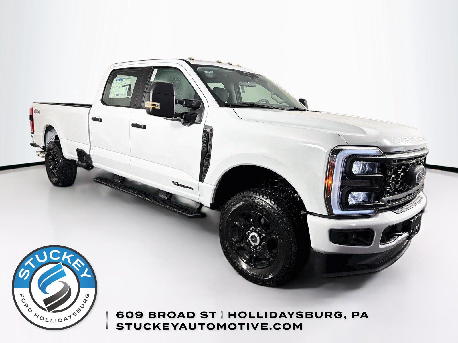 Oxford White 2026 Ford F-250 Super Duty Pickup Truck Four-Wheel Drive Automatic