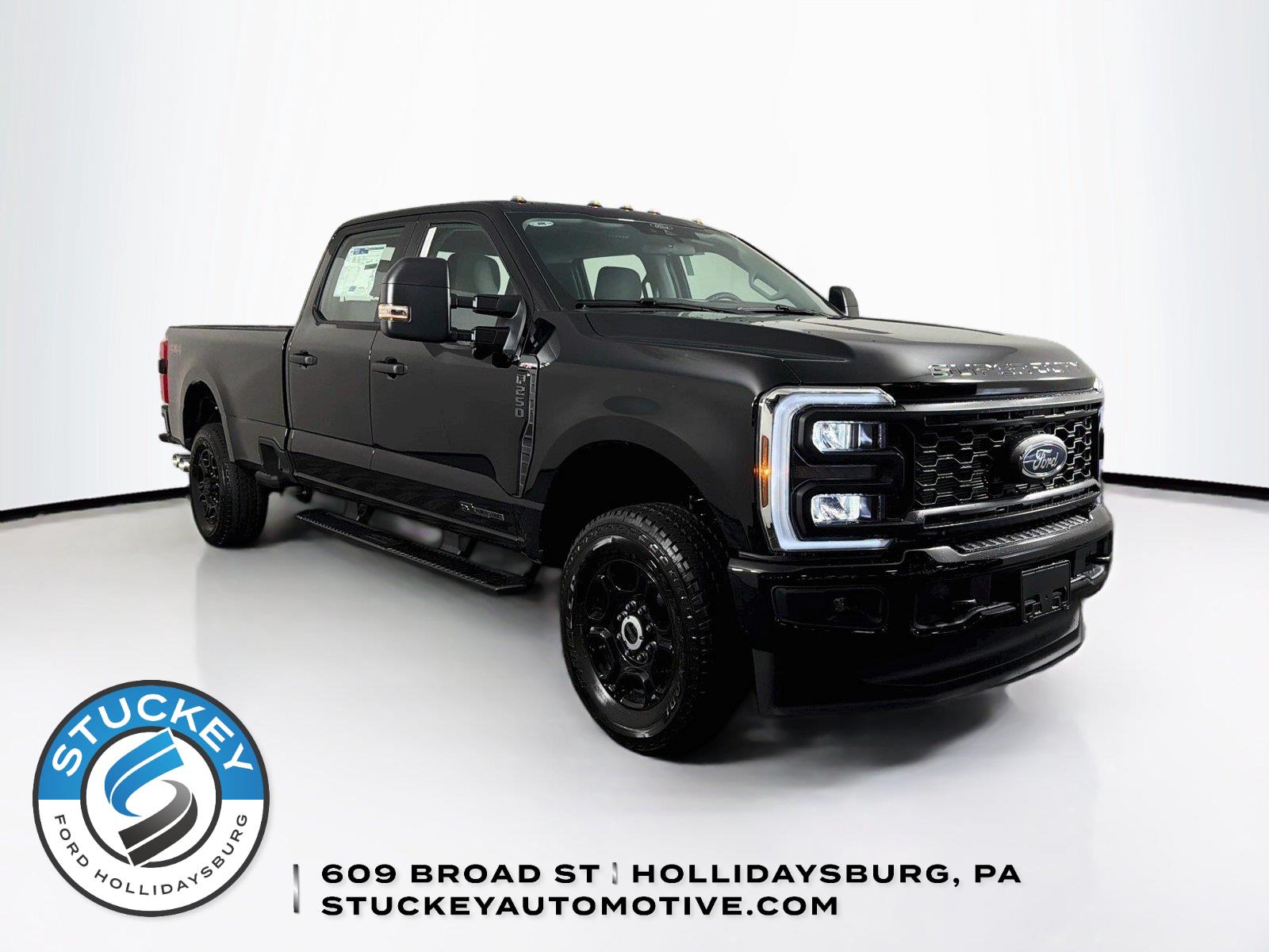 Agate Black 2026 Ford F-250 Super Duty Pickup Truck Four-Wheel Drive Automatic