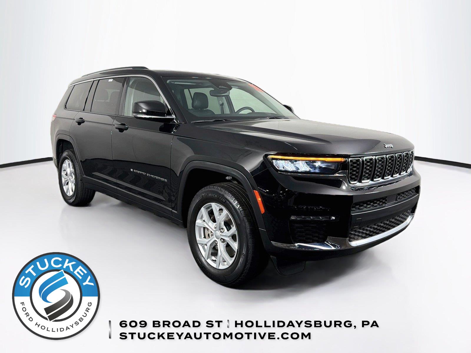 Diamond Black Crystal Pearlcoat 2023 Jeep Grand Cherokee L SUV / Crossover Four-Wheel Drive 8-Speed Automatic