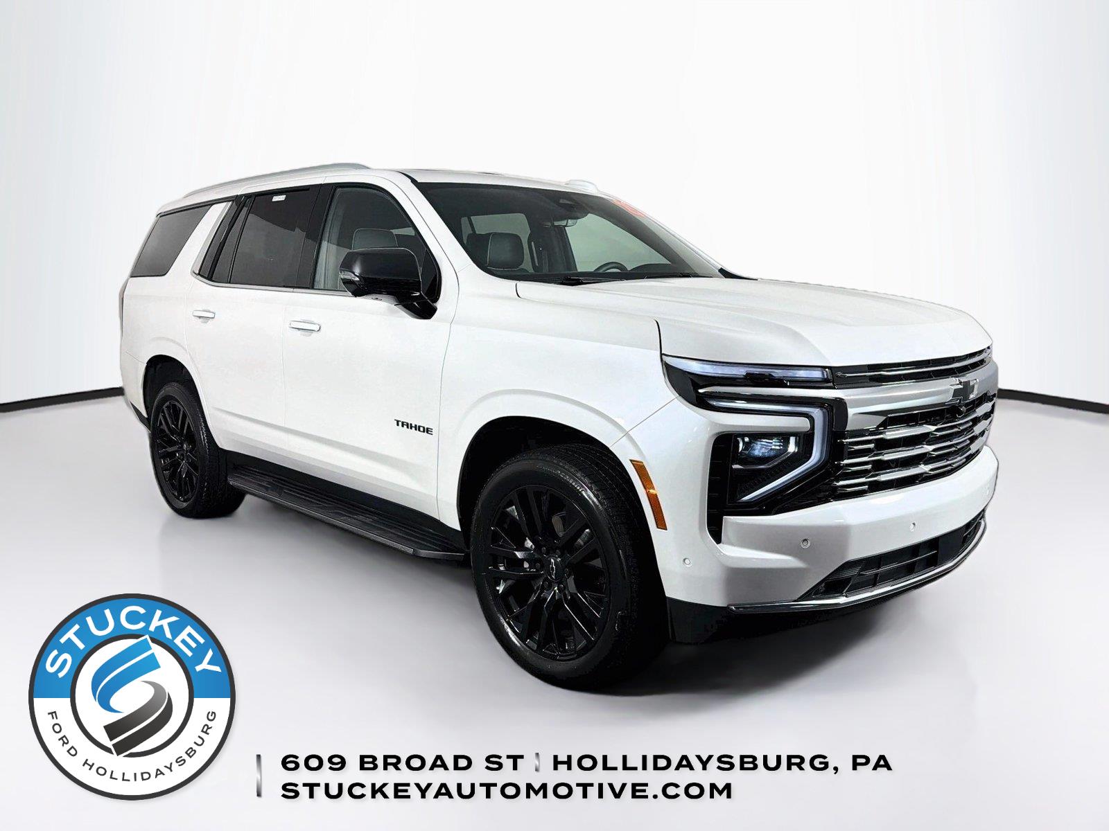 White (Iridescent Pearl Tricoat) 2025 Chevrolet Tahoe SUV / Crossover Four-Wheel Drive Automatic