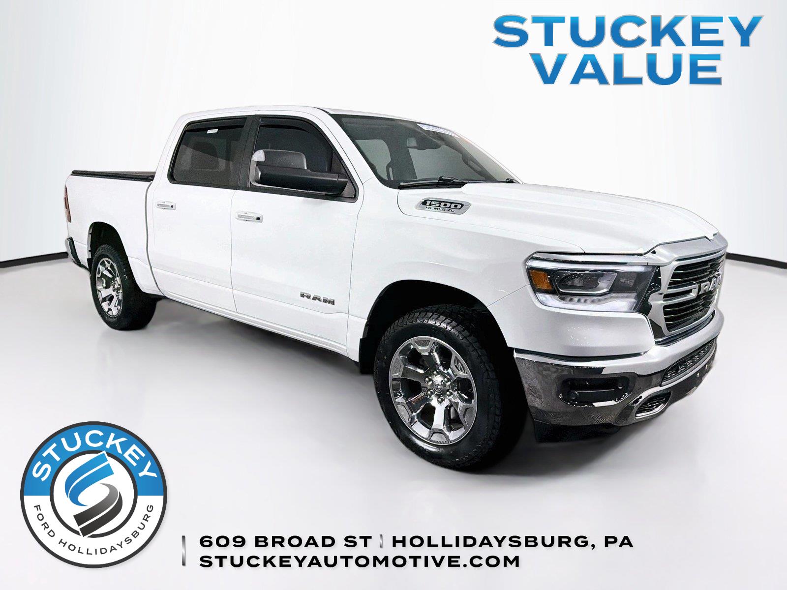 Bright White Clearcoat 2019 RAM 1500 Pickup Truck Four-Wheel Drive 8-Speed Automatic